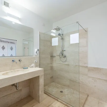 Hotiday Collection - Готель Порто-Черво